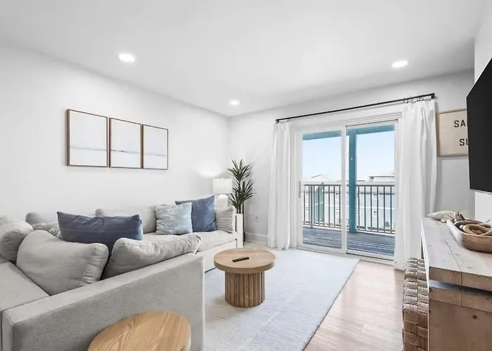 Beachfront Bliss At Sundial B3 3 Bedroom Sleeps 8 Holiday home