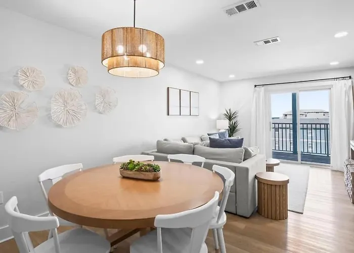 Beachfront Bliss At Sundial B3 3 Bedroom Sleeps 8