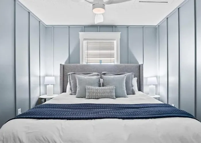 Beachfront Bliss At Sundial B3 3 Bedroom Sleeps 8